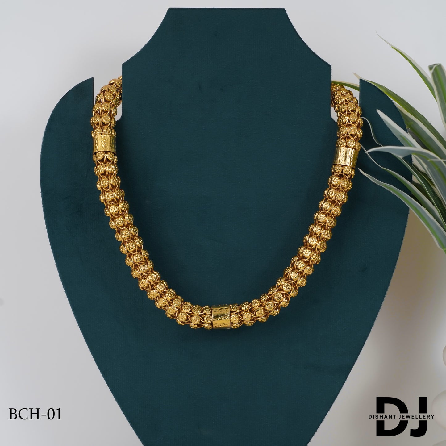 New High stylish Men’s Fashion Big Cap With Flower Design Best Chain.(BCH-01)