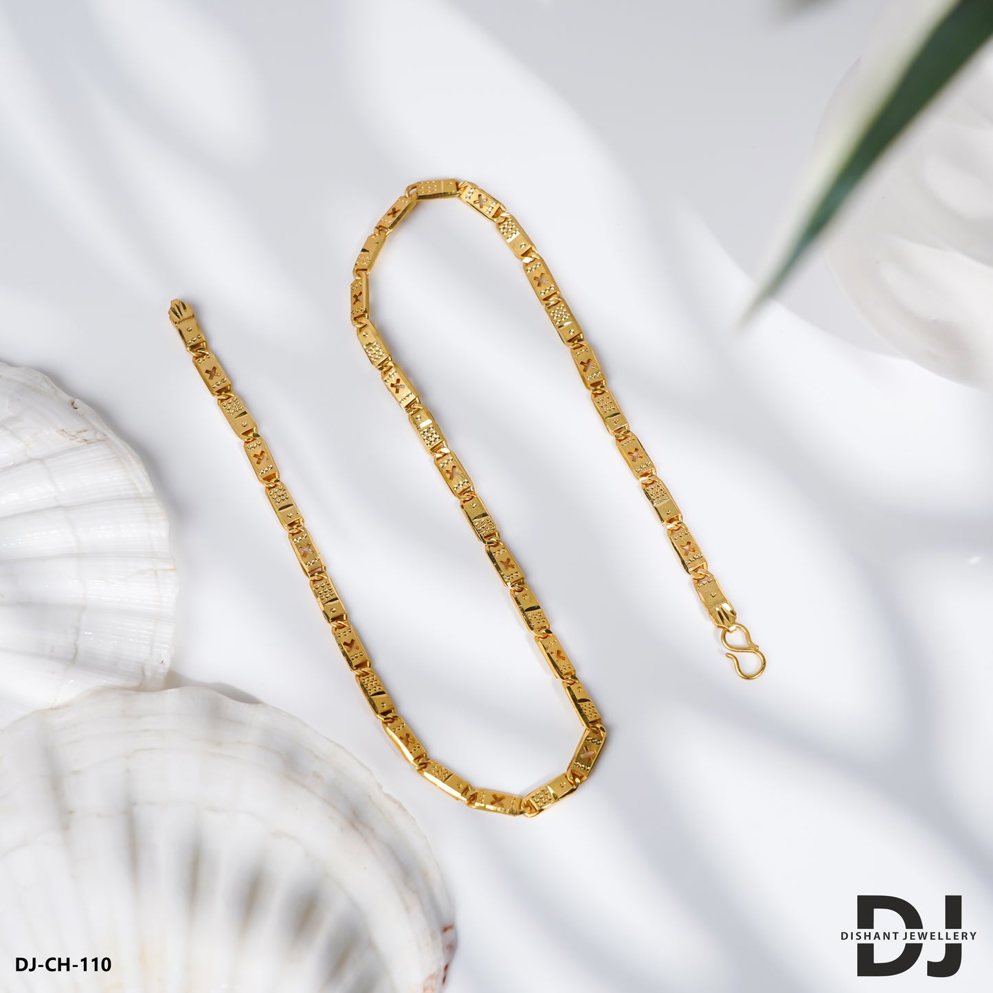 Prominent Design Gold Plated Mediume Size Nawabi Chain for Men.(CH-110)
