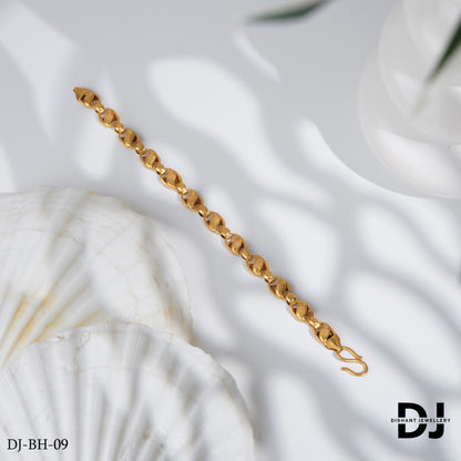 Primium Quality koyali with bindi gold pLetted , men’s fashion bracelet. (BR-09)