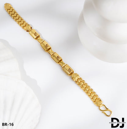 New Design Gold Pleted Men’s Fashion Design  Biscuit Pokal Bracelet.(BR-16)