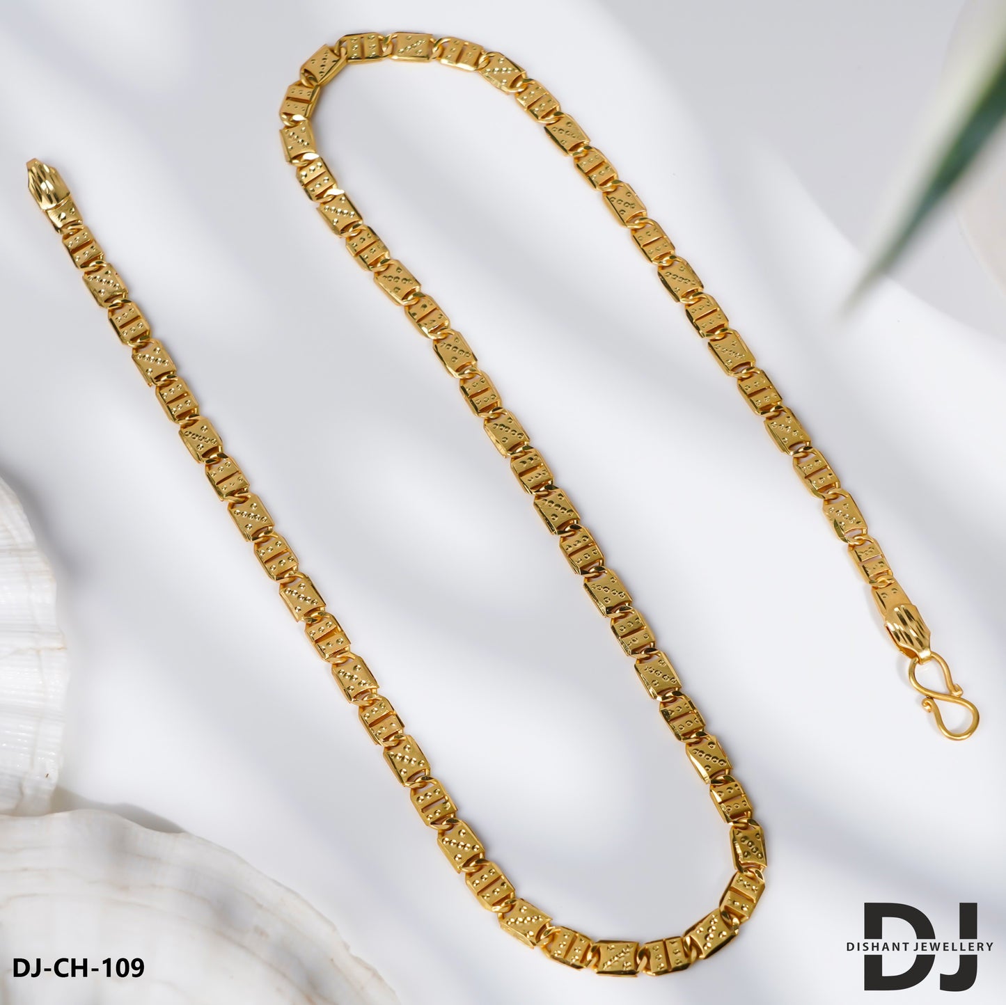 Delicate Design Gold Plated MEDIUM Size Nawabi Chain for Men.(109)