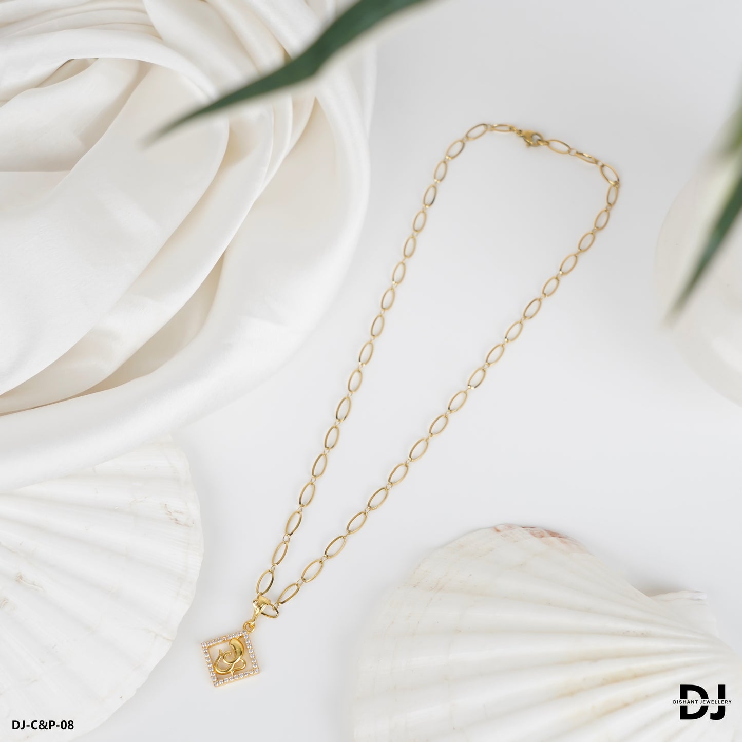 Classical Gold forming Chain with OM pendal for Men.(CP-08)
